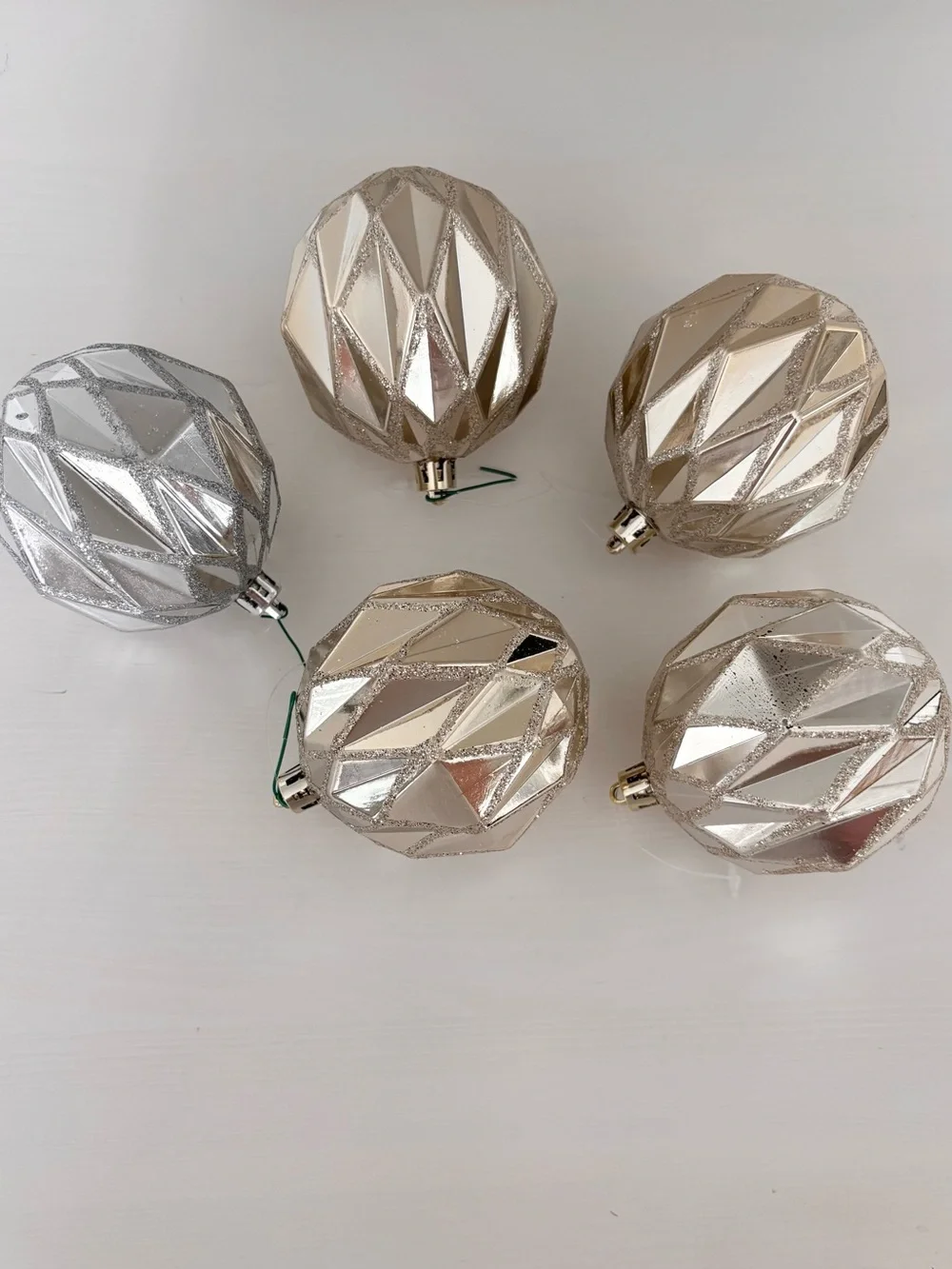 WONDERSHOP (5) Silver/Gold Diamond Cut Ornament Balls